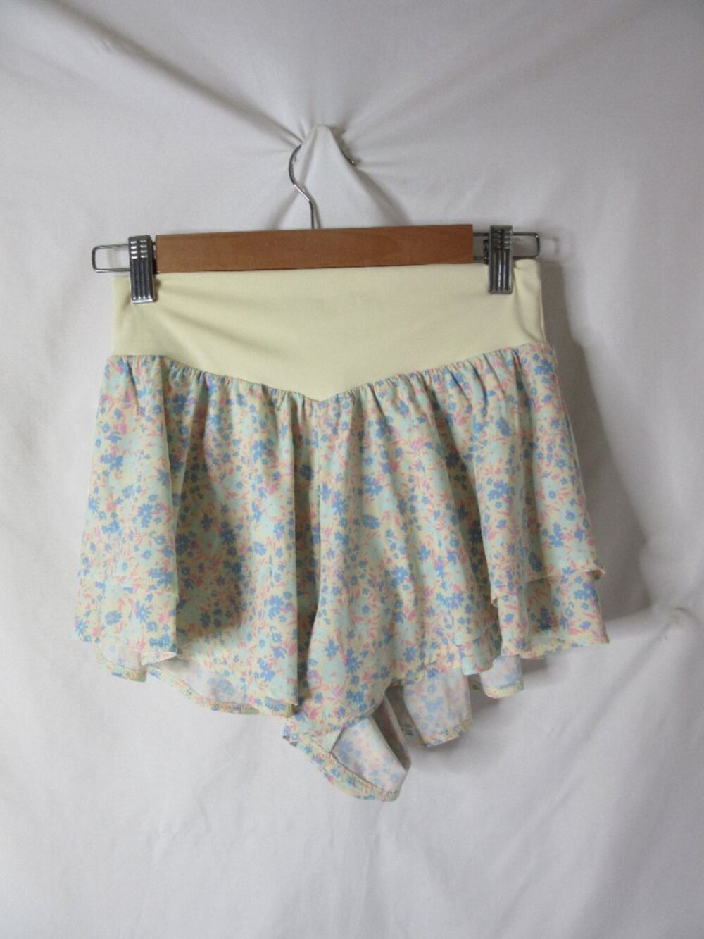 All in Motion Shorts High Rise Butter Yellow Floral and Top 2 pc Size XS NWT - Picture 11 of 11